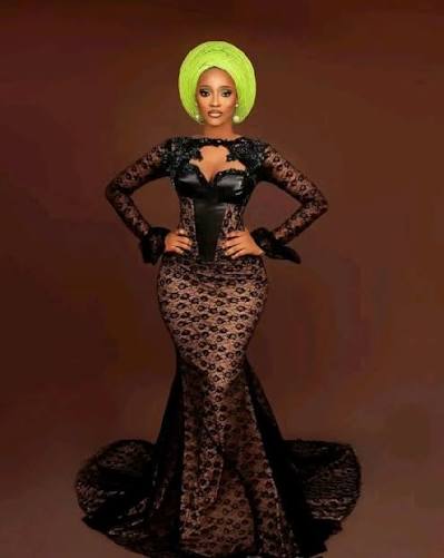 Mide's Fashion World fashion design placeholder